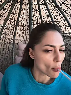 ChloeDevine online show from 16, 4, 2026