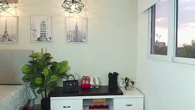  Victoria Collins online show from 4, 10, 2025