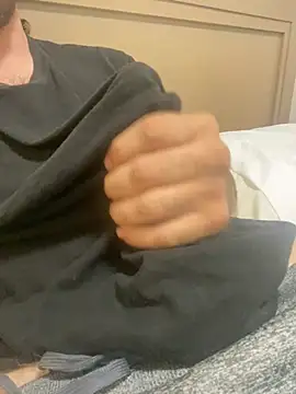 yourinternetboyfriend online show from 17, 1, 2026