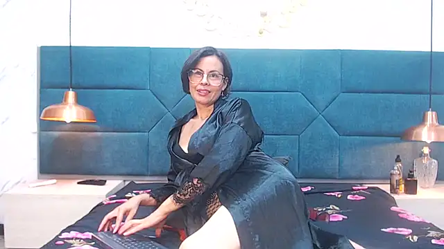 amanda ramirez online show from 24, 3, 2026