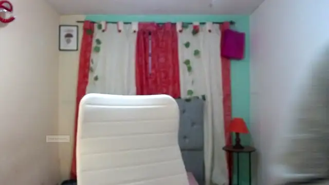 Snapshot of vale_miel chatting on 12, 9, 2025 vale miel online show from 12, 9, 2025