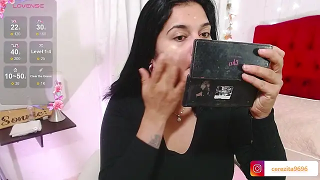 mia traveluxe online show from 19, 9, 2025