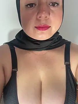 Snapshot of bluum chatting on 22, 2, 2026 bluum online show from 22, 2, 2026