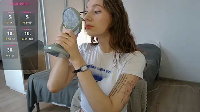 Snapshot of DreamHale_ chatting on 18, 12, 2025 DreamHale online show from 18, 12, 2025