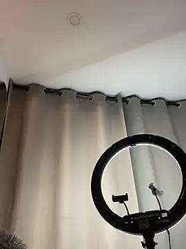 alissradiante1 online show from 16, 10, 2025