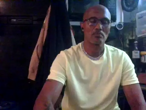 Snapshot of badboy2u2025 chatting on 1, 5, 2026 badboy2u2025 online show from 1, 5, 2026