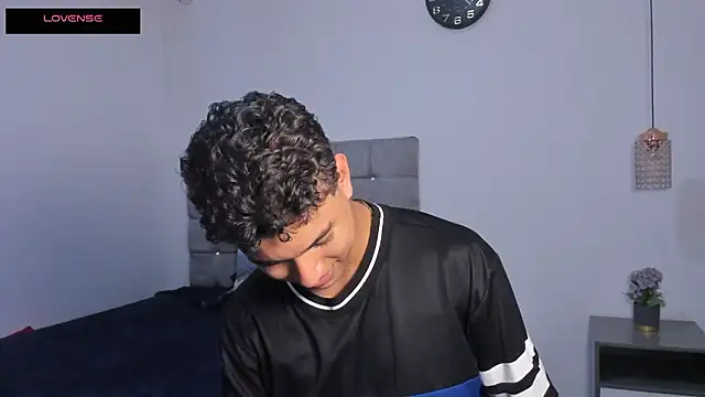 Snapshot of Santy_Stump chatting on 15, 2, 2026 Santy Stump online show from 15, 2, 2026