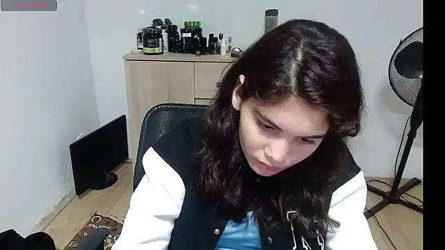 Snapshot of MalloryMyers chatting on 12, 10, 2025 MalloryMyers online show from 12, 10, 2025