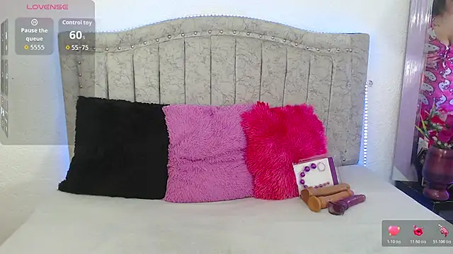 jazminslut online show from 4, 11, 2025