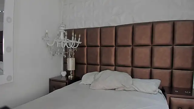 Anittatoro  online show from 24, 9, 2025