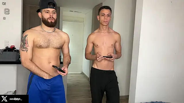 Snapshot of zoneboys chatting on 19, 11, 2025 zoneboys online show from 19, 11, 2025