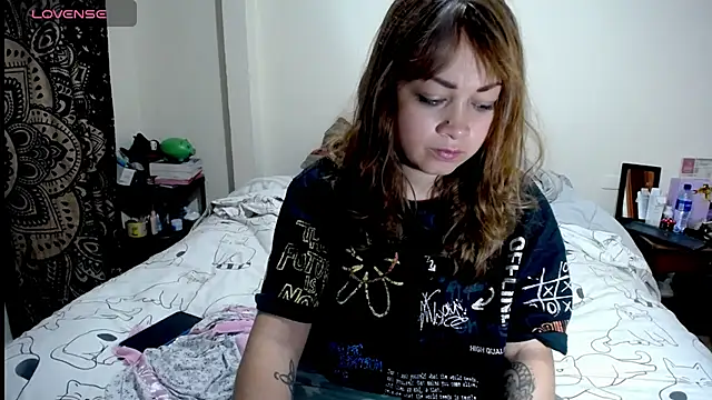 Snapshot of Violet_Bosh chatting on 25, 11, 2025 Violet Bosh online show from 25, 11, 2025