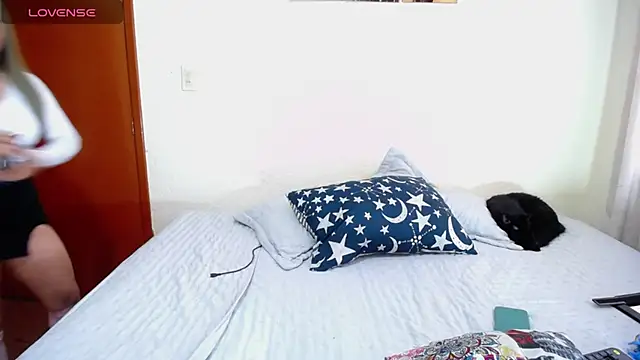 Snapshot of Violet_Bosh chatting on 18, 6, 2026 Violet Bosh online show from 18, 6, 2026