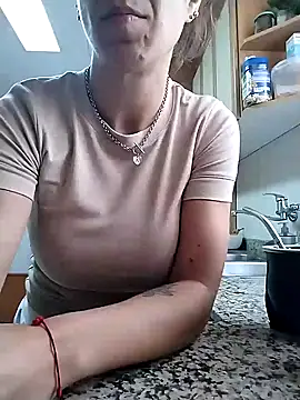 agustinalatina online show from 6, 11, 2025