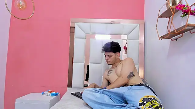 Snapshot of erickandnatasha_69 chatting on 27, 2, 2026 erickandnatasha 69 online show from 27, 2, 2026