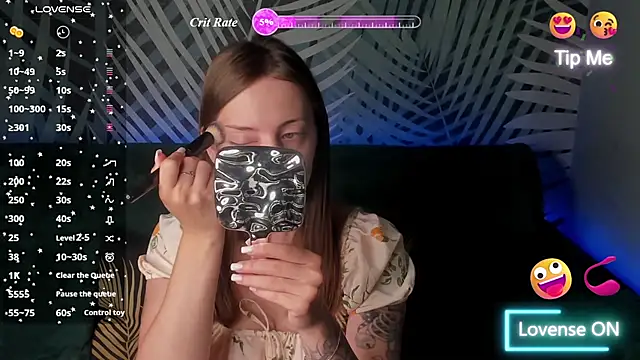 ChristyCrayme online show from 17, 7, 2026