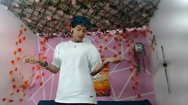 Snapshot of Bastian_boyshot77 chatting on 10, 10, 2025 Bastian boyshot77 online show from 10, 10, 2025