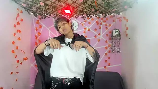 Snapshot of Bastian_boyshot77 chatting on 23, 10, 2025 Bastian boyshot77 online show from 23, 10, 2025