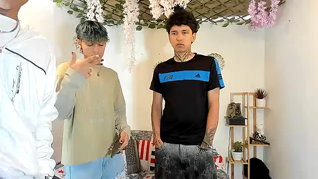 Snapshot of Bastian_boyshot77 chatting on 16, 11, 2025 Bastian boyshot77 online show from 16, 11, 2025