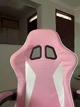 Lil-shawrie online show from 3, 10, 2025