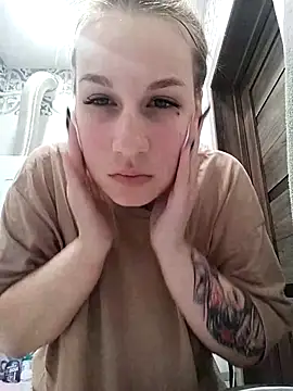 HoneyNelly online show from 7, 10, 2025