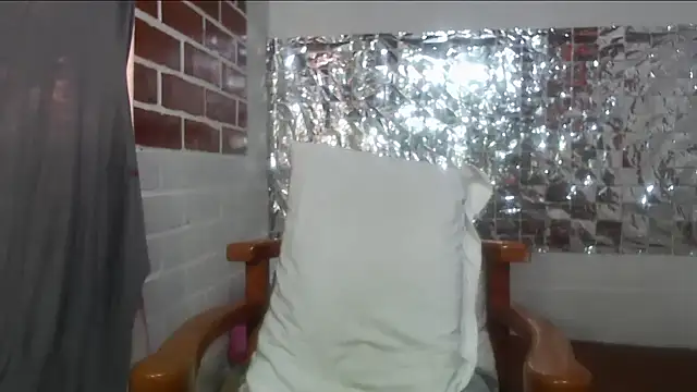 Snapshot of rose-crystal chatting on 22, 10, 2025 rose-crystal online show from 22, 10, 2025