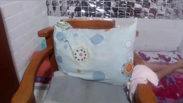 Snapshot of rose-crystal chatting on 15, 12, 2025 rose-crystal online show from 15, 12, 2025