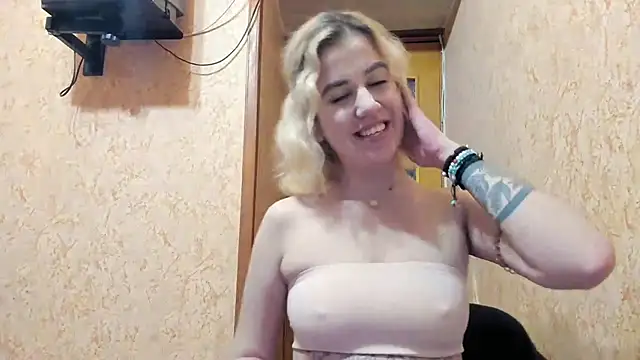 Snapshot of aalokitaa chatting on 1, 2, 2026 aalokitaa online show from 1, 2, 2026