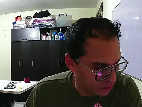 DOBLEWYOSK69G online show from 9, 9, 2025