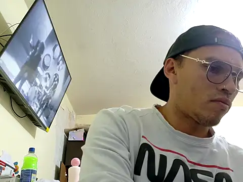 DOBLEWYOSK69G online show from 23, 10, 2025