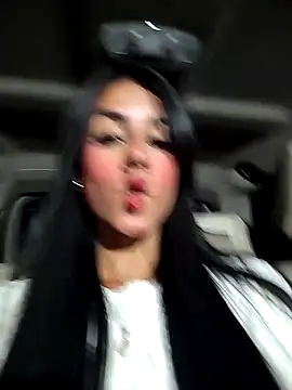 Juliana Xander online show from 9, 11, 2025