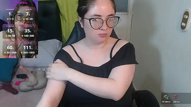 Snapshot of KrystalAdams chatting on 8, 4, 2026 KrystalAdams online show from 8, 4, 2026