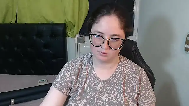 Snapshot of KrystalAdams chatting on 18, 4, 2026 KrystalAdams online show from 18, 4, 2026