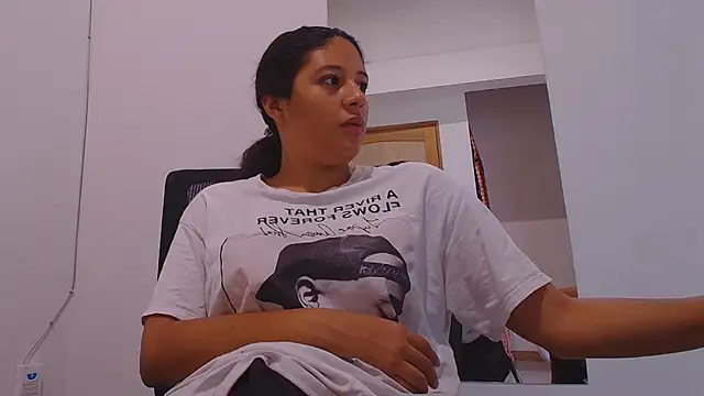 Aria Arthur online show from 10, 9, 2025