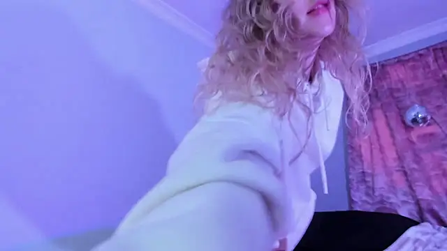 Snapshot of Pamela_Squirtt chatting on 5, 11, 2025 Pamela Squirtt online show from 5, 11, 2025