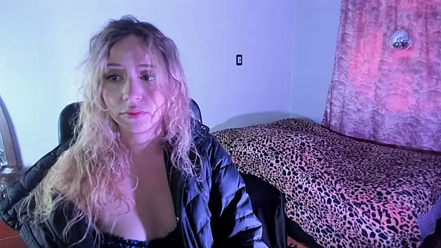 Snapshot of Pamela_Squirtt chatting on 14, 11, 2025 Pamela Squirtt online show from 14, 11, 2025