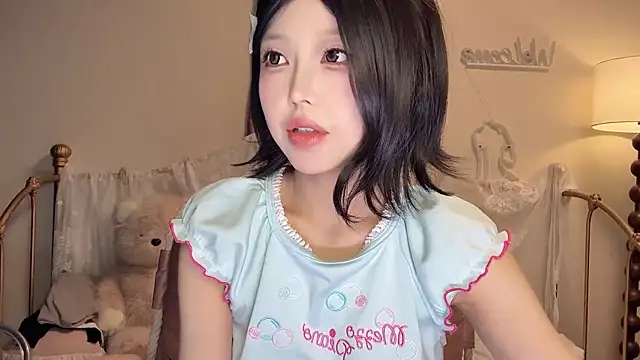 Snapshot of kiraa-0051 chatting on 12, 11, 2025 kiraa-0051 online show from 12, 11, 2025