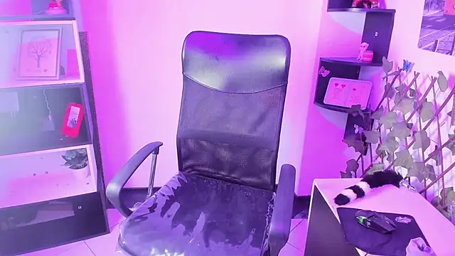 Snapshot of Miha_Cute chatting on 23, 10, 2025 Miha Cute online show from 23, 10, 2025