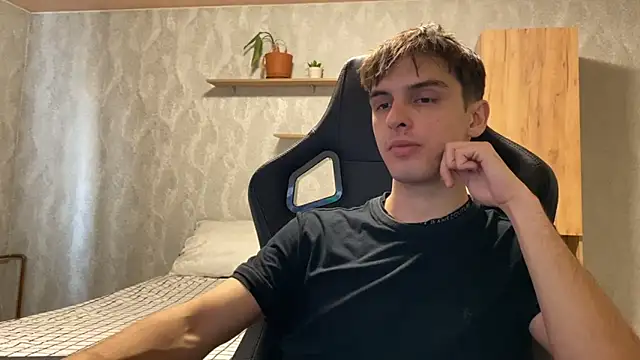 Snapshot of elliot_scott chatting on 23, 9, 2025 elliot scott online show from 23, 9, 2025