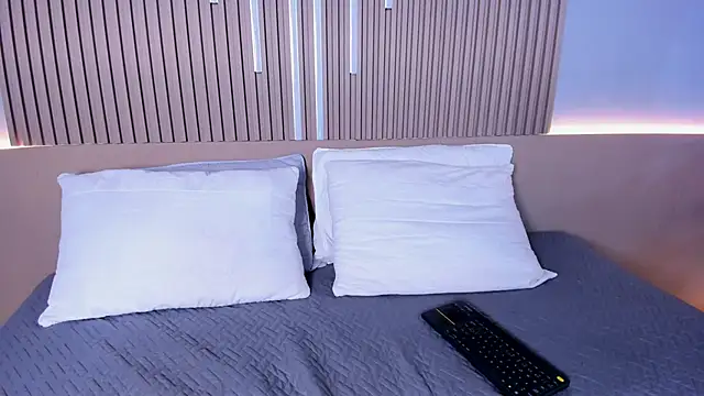 Camile cute online show from 13, 2, 2026