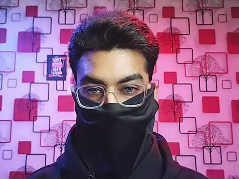 Snapshot of ChiseledCharm chatting on 29, 11, 2025 ChiseledCharm online show from 29, 11, 2025