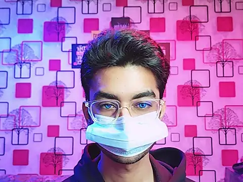 Snapshot of ChiseledCharm chatting on 14, 12, 2025 ChiseledCharm online show from 14, 12, 2025