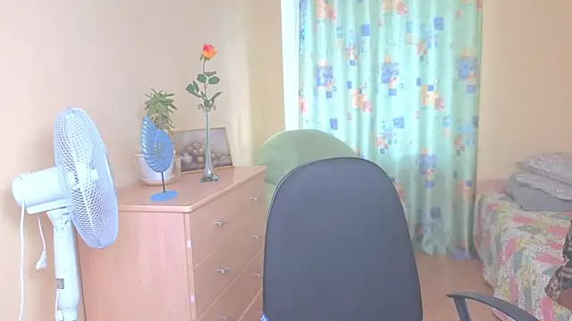 Margo Moll online show from 19, 12, 2025