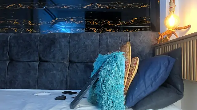 Diamond twink online show from 3, 10, 2025