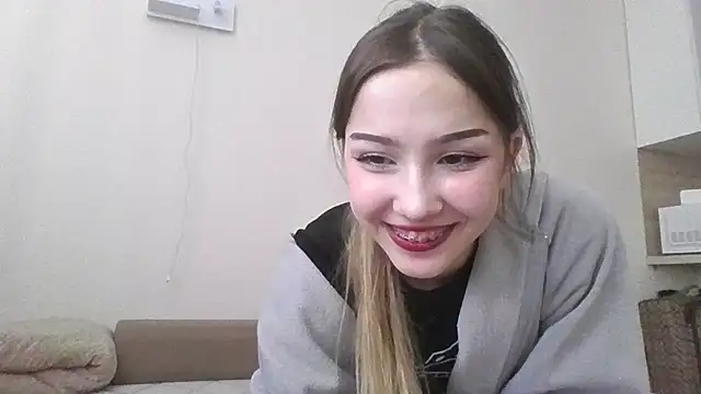 Snapshot of sillybloom chatting on 5, 10, 2025 sillybloom online show from 5, 10, 2025