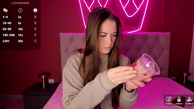 StacyWells online show from 14, 10, 2025