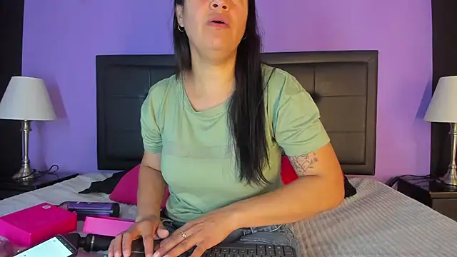 GreciaFox1 online show from 13, 4, 2026