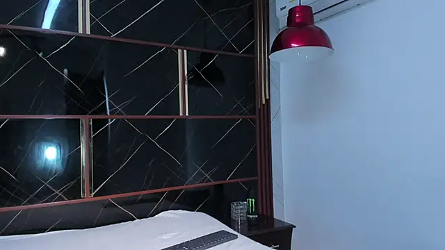 Snapshot of HannyThompson chatting on 2, 11, 2025 HannyThompson online show from 2, 11, 2025