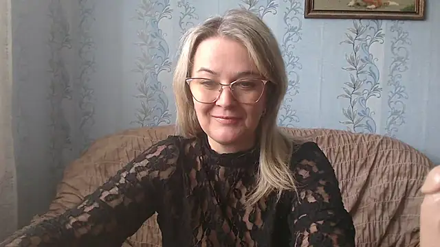 Snapshot of EleanoraDream chatting on 14, 9, 2025 EleanoraDream online show from 14, 9, 2025