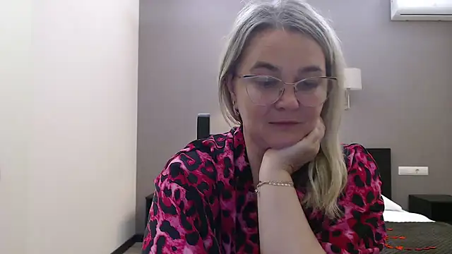 Snapshot of EleanoraDream chatting on 12, 7, 2026 EleanoraDream online show from 12, 7, 2026